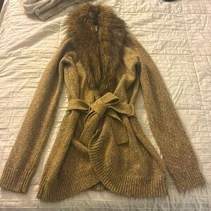Beige Wrap Cardigan w/ Faux Fur Collar (M)